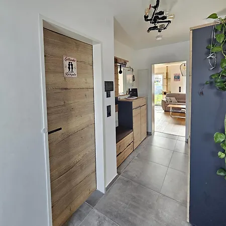 Homestay Modernes, Stilvolles Zimmer, Autobahnanbindung *