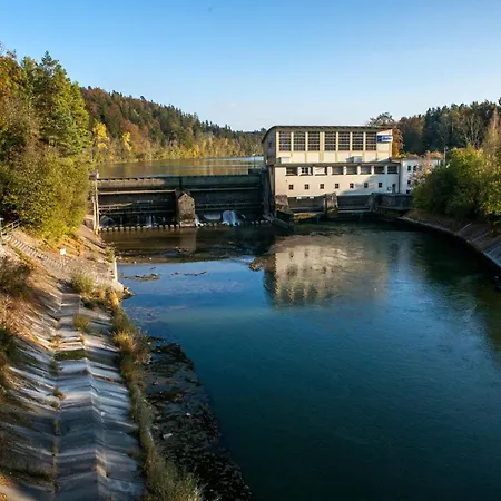 Homestay Modernes, Stilvolles Zimmer, Autobahnanbindung