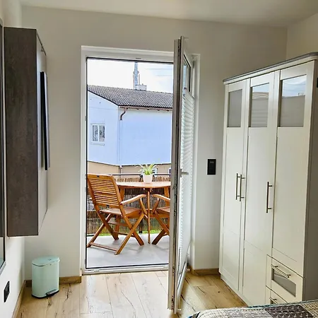 Private Room's Aitrach, Style, Comfort, Quiet, Motorway Connection