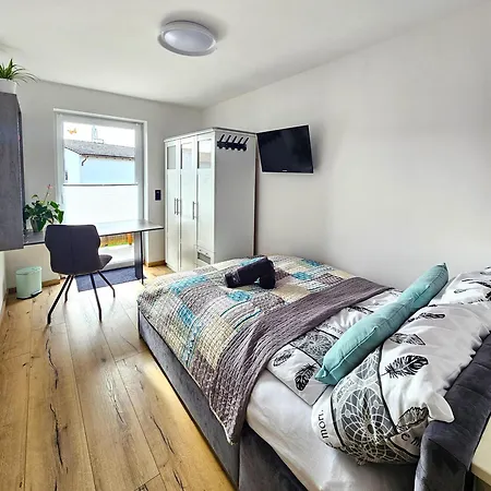 Private Room's Aitrach, Style, Comfort, Quiet, Motorway Connection